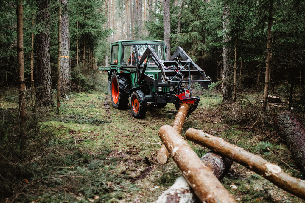 Business-businessfotografie-unternehmensbilder-ansbach-neuendettelsau-schwabach-creating memories by jessica auerochs-Landwirtschaft-Forstwirtschaft-Wald