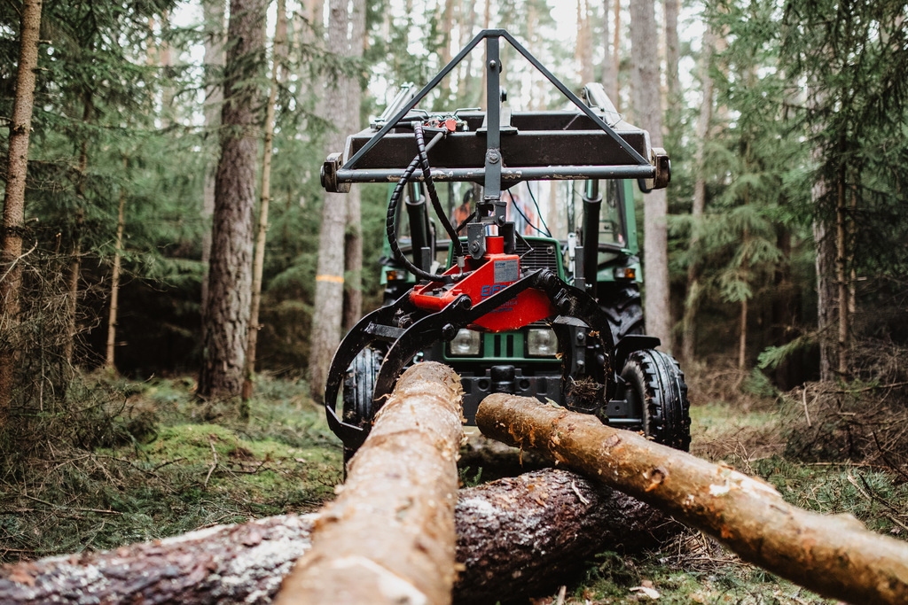 Business-businessfotografie-unternehmensbilder-ansbach-neuendettelsau-schwabach-creating memories by jessica auerochs-Landwirtschaft-Forstwirtschaft-Wald